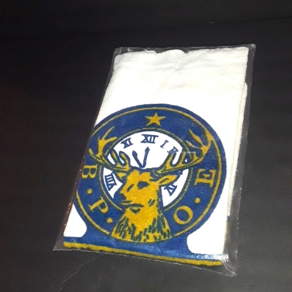 NEW ELKS 1983 BPOE SAN DIEGO 168 TOWEL SEALED - Picture 1 of 5